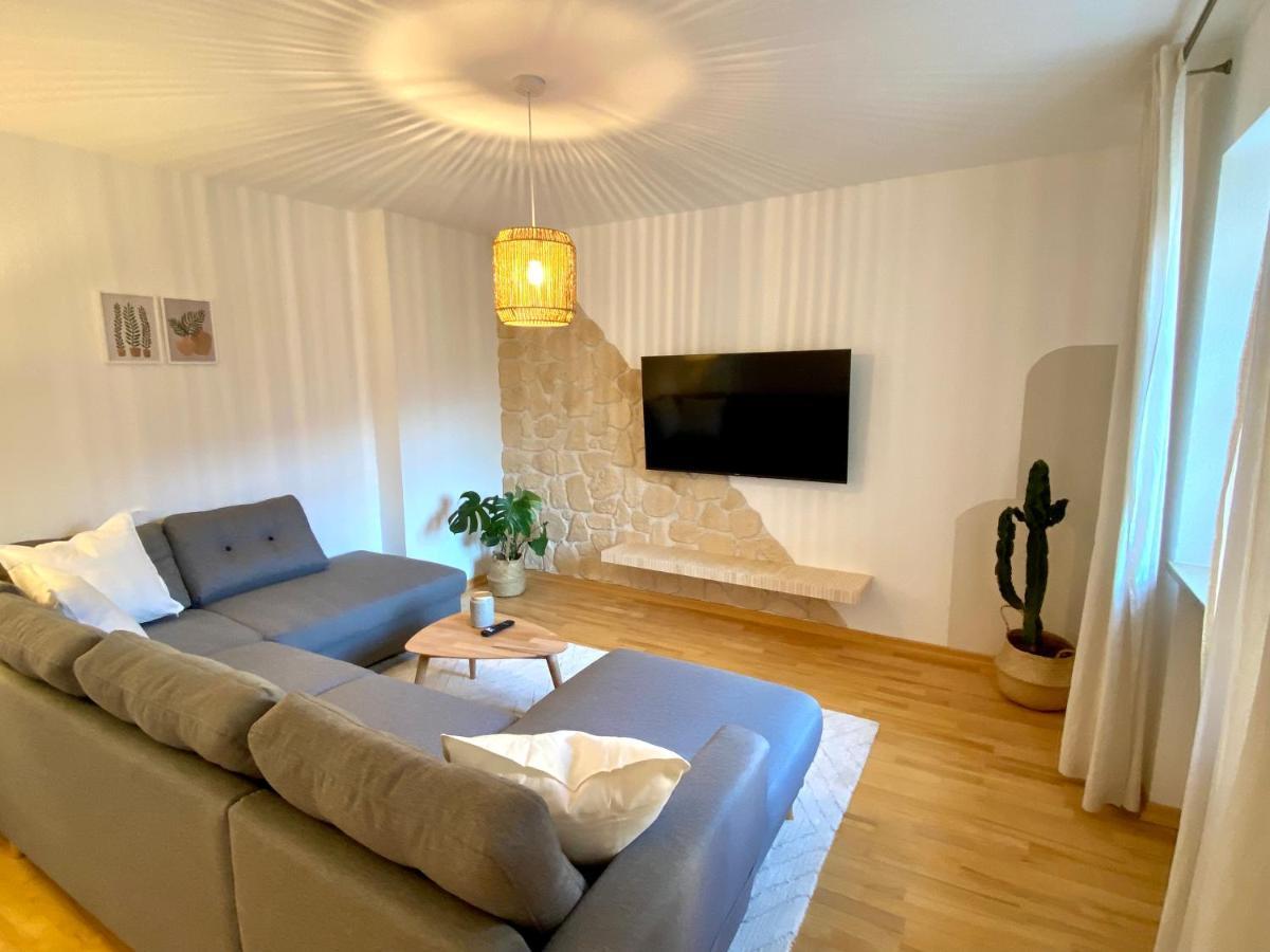 Best Butler Boho Boutique City Apartment Netflix ฟุสเซ่น ภายนอก รูปภาพ